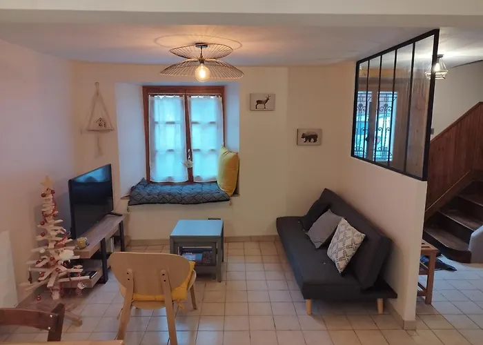 Agreable Maison Au Centre D\'Arreau Pour 8 Pers
