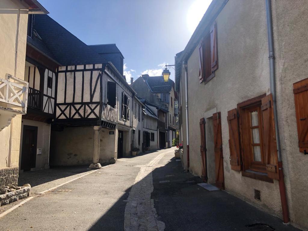 Agreable Maison Au Centre D'arreau Pour 8 Pers Hébergement de vacances