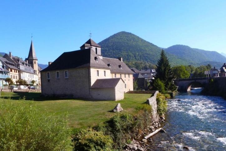 Hébergement de vacances Agreable Maison Au Centre D'arreau Pour 8 Pers Arreau