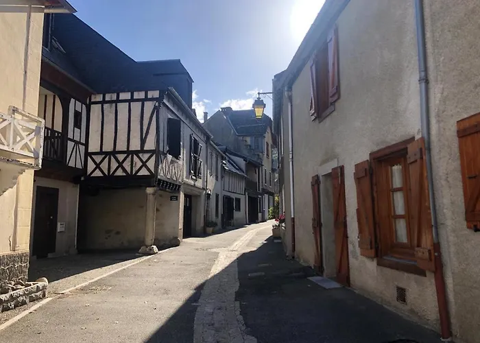 Agreable Maison Au Centre D\'Arreau Pour 8 Pers